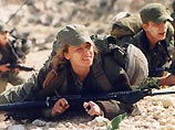Израильские солдаты предложили сослуживице-лесбиянке "убить себя" Израильские солдаты предложили сослуживице-лесбиянке "убить себя"