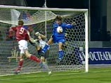 Молодежная сборная России, мечтающая попасть на чемпионат Европы 2006 года, в первом стыковом матче уступила в Краснодаре сверстниками из Дании со счетом 0:1