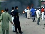 Сильный взрыв прогремел во вторник утром в центре расположенного на юге Пакистана города Карачи. По данным полиции, по меньшей мере трое человек убиты, еще 12 ранены