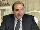 Президент Фонда гражданских свобод, российский бизнесмен Борис Березовский потребовал от властей России отозвать ордера на федеральный и международный розыск и запросы на его экстрадицию Президент Фонда гражданских свобод, российский бизнесмен Борис Березовский потребовал от властей России отозвать ордера на федеральный и международный розыск и запросы на его экстрадицию