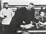 "Пакт Молотова-Риббентропа" - неофициальное название договора о ненападении между СССР и гитлеровской Германией