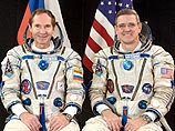 через 4 часа Валерий Токарев и Уильям Макартур отправятся в орбитальный полет на своей "спасательной шлюпке"
