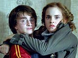 Перед премьерой Британский совет по классификации фильмов принял решение о том, что фильм "Гарри Поттер и Кубок огня" содержит сцены, которые не рекомендуется смотреть детям младше 12 лет, пришедшим на просмотр без сопровождения взрослых