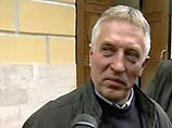 Бывший начальник разведки ВДВ полковник Павел Поповских, который обвинялся в убийстве журналиста Дмитрия Холодова, но дважды был оправдан Московским окружным военным судом (МОВС), требует личных извинений от гособвинителя Ирины Алешиной Бывший начальник разведки ВДВ полковник Павел Поповских, который обвинялся в убийстве журналиста Дмитрия Холодова, но дважды был оправдан Московским окружным военным судом (МОВС), требует личных извинений от гособвинителя Ирины Алешиной