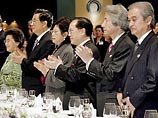 Организаторы ужина на саммите в Пусане рассчитывают, что блюда корейской кухни, предложенные гостям, окажут омолаживающий эффект на лидеров стран АТЭС
