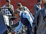 По словам одного из полицейских, в машине, припаркованной около рынка, было спрятано взрывное устройство По словам одного из полицейских, в машине, припаркованной около рынка, было спрятано взрывное устройство