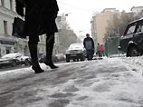 Как сообщили в Департаменте жилищно-коммунального хозяйства и благоустройства города, на улицах Москвы работало несколько тысяч единиц снегоуборочной техники