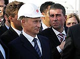 UPI считает, что энергетика - "запасной аэродром" уходящего президента. "Чем ближе конец президентского срока Путина, тем больше он напоминает помазанного на царство энергетического властителя, каковым он останется надолго после ухода", - пишет агентство