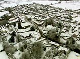 Около тысячи автомобилистов попали в минувшую пятницу в снежную западню в графстве Корнуолл из-за сильного снегопада на юго-западе Англии