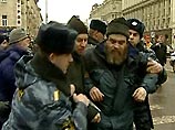 Антифашистский пикет у московской мэрии разогнан ОМОНом