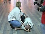 В настоящее время решается вопрос о возбуждении уголовного дела по статье 115 УК РФ (умышленное причинение легкого вреда здоровью) В настоящее время решается вопрос о возбуждении уголовного дела по статье 115 УК РФ (умышленное причинение легкого вреда здоровью)
