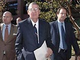 Конгрессмен Рэнди Кэннинхэм, член Палаты представителей парламента США, переизбиравшийся восемь раз на двухгодичный срок, подал в отставку, признав себя виновным во взяточничестве на общую суммы 2,4 млн долларов