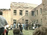 Российские чиновники, возглавляющие одно из трех расследований прошлогодней осады в Беслане, подвели итоги своей работы, напрямую обвинив вооруженные силы, милицию и службы безопасности, которые участвовали в разрешении кризиса Российские чиновники, возглавляющие одно из трех расследований прошлогодней осады в Беслане, подвели итоги своей работы, напрямую обвинив вооруженные силы, милицию и службы безопасности, которые участвовали в разрешении кризиса