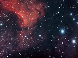 Команда астрономов из Швейцарии и Франции, работавшая в чилийской обсерватории La Silla, обнаружила новую планету. Планета, по размерам схожая с Нептуном (ее масса в 17 раз больше массы Земли), находится на расстоянии 20,5 световых лет от Солнечной систем