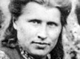 "Какая чушь, что потом мучают угрызения совести. Что те, кого убиваешь, приходят по ночам в кошмарах. Мне до сих пор не приснился ни один", - говорила она своим следователям на допросах, когда ее все-таки вычислили и задержали "Какая чушь, что потом мучают угрызения совести. Что те, кого убиваешь, приходят по ночам в кошмарах. Мне до сих пор не приснился ни один", - говорила она своим следователям на допросах, когда ее все-таки вычислили и задержали
