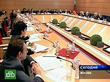 Общественная палата России на заседании в субботу приняла обращение к Государственной думе, в котором потребовала отложить принятие закона о неправительственных организациях