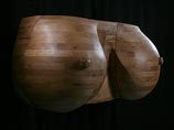 Голландский дизайнер создает эротическую мебель из дерева (ФОТО)