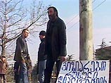 Грузины в Южной Осетии блокировали дороги. Тбилиси требует выдачи задержанных Цхинвалом полицейских Грузины в Южной Осетии блокировали дороги. Тбилиси требует выдачи задержанных Цхинвалом полицейских