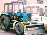В Екатеринбурге пьяный тракторист из METRO Cash & Carry "задавил" десятки машин в четырех кварталах