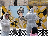 В день открытия на легендарных прудах проходит художественная акция проекта "Lavki.com", в которой принимают участие более 30 московских художников