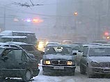 Москва встала в пробке из-за сугробов и сломанных светофоров (ФОТО) Москва встала в пробке из-за сугробов и сломанных светофоров (ФОТО)