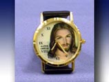 В канун Рождества в интернете можно приобрести за $40 часы "Иисус", которые каждый час вместо боя громогласно "поют" обладателю "Аллилуйя"