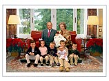Фотография короля Испании Хуана Карлоса с супругой и внуками, которой они сопроводили рождественское поздравление испанскому народу на официальном сайте в Интернете, вызвало неприятный конфуз