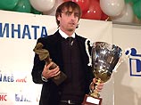 Болгарский форвард немецкого "Байера" и национальной сборной Димитар Бербатов, набрав 285 очков, в третий раз за последние четыре сезона признан лучшим футболистом страны уходящего года Болгарский форвард немецкого "Байера" и национальной сборной Димитар Бербатов, набрав 285 очков, в третий раз за последние четыре сезона признан лучшим футболистом страны уходящего года