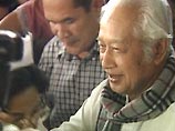 Судьи, занимающиеся делом 79-летнего Сухарто, настроены весьма решительно и намерены в любом случае доставить подсудимого в зал суда для дачи показаний Судьи, занимающиеся делом 79-летнего Сухарто, настроены весьма решительно и намерены в любом случае доставить подсудимого в зал суда для дачи показаний