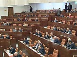 Совет Федерации во вторник рассмотрит один из самых неоднозначных и скандальных законов - закон о неправительственных организациях (НПО), принятый Государственной думой в минувшую пятницу