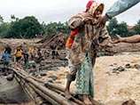 Более 200 человек в Индонезии погребены заживо под мощным оползнем, сошедшим с гор на расположенную в низине деревню в результате затяжных тропических ливней