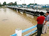 В Китае в приток реки Хуанхэ попали несколько тонн дизельного топлива В Китае в приток реки Хуанхэ попали несколько тонн дизельного топлива