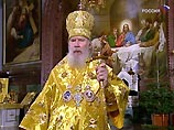 По словам президента, граждане России признательны Патриарху "за особую заботу о возрождении исторических и культурных традиций"