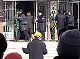 В Китае крестьянин взорвал себя в суде, протестуя против вердикта В Китае крестьянин взорвал себя в суде, протестуя против вердикта
