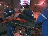 В Москве легковой автомобиль сбил пятерых дорожных рабочих В Москве легковой автомобиль сбил пятерых дорожных рабочих