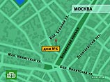 Инцидент произошел около 17:30. В синагогу, расположенную на Большой Бронной улице, ворвался неизвестный мужчина и начал беспорядочно наносить ножевые удары собиравшимся прихожанам Инцидент произошел около 17:30. В синагогу, расположенную на Большой Бронной улице, ворвался неизвестный мужчина и начал беспорядочно наносить ножевые удары собиравшимся прихожанам