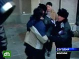 На главной площади Улан-Батора, носящей имя великого героя Сухэ-Батора, уже второй день митингуют тысячи сторонников местной демократической партии На главной площади Улан-Батора, носящей имя великого героя Сухэ-Батора, уже второй день митингуют тысячи сторонников местной демократической партии