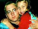 С момента развода в октябре 2001 года супруги вели долгую судебную тяжбу за дочь Хэйли С момента развода в октябре 2001 года супруги вели долгую судебную тяжбу за дочь Хэйли