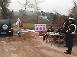 11 января 2005 года в провинции Сычуань скончалась 35-летняя крестьянка. 3 января она почувствовала признаки заболевания, 10 января была госпитализирована с подозрением на пневмонию, а сутки спустя скончалась 11 января 2005 года в провинции Сычуань скончалась 35-летняя крестьянка. 3 января она почувствовала признаки заболевания, 10 января была госпитализирована с подозрением на пневмонию, а сутки спустя скончалась