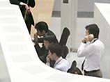В четверг на момент планового прекращения работы биржи индекс Nikkei, отражающий котировки ценных бумаг 225 ведущих компаний страны, вырос на 2,31 % до уровня 15696,28 пункта. До этого он падал три дня подряд, потеряв 1100 пунктов В четверг на момент планового прекращения работы биржи индекс Nikkei, отражающий котировки ценных бумаг 225 ведущих компаний страны, вырос на 2,31 % до уровня 15696,28 пункта. До этого он падал три дня подряд, потеряв 1100 пунктов