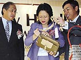 В Малайзии выпущена первая в мире дамская сумочка с защитой от грабителей