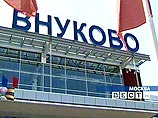 в воскресенье из аэропорта "Внуково" в 14:30 по московскому времени в Стэнстед чартерным спецрейсом должен был вылететь Ту-154М, на борту которого находились 24 гражданина России, приглашенных на день рождения к Березовскому