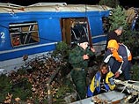 В Сербии и Черногории пассажирский поезд упал в каньон: 39 погибших, более 150 раненых (ФОТО)