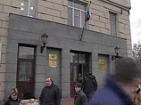 Арбитражный суд Москвы во вторник приостановил производство по иску газеты "Ведомости" к агентству РБК о взыскании 282 млн. рублей компенсации "за нарушение исключительных прав на использование произведений" в связи с наличием встречного иска Арбитражный суд Москвы во вторник приостановил производство по иску газеты "Ведомости" к агентству РБК о взыскании 282 млн. рублей компенсации "за нарушение исключительных прав на использование произведений" в связи с наличием встречного иска