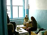 в этой клинике уже прошли курс лечения 36 ребятишек из чеченских станиц Шелковская, Старогладовская, Шелкозаводская. Все они почувствовали себя плохо еще на исходе прошлого года - у всех проявились мучительные приступы головных болей, тошноты
