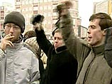 В Москве акция против дедовщины прошла спокойно. В Екатеринбурге задержаны три лимоновца В Москве акция против дедовщины прошла спокойно. В Екатеринбурге задержаны три лимоновца