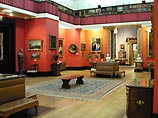 Неуклюжий посетитель музея в Кембридже разбил несколько китайских ваз XVIII века