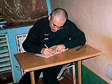"Приказом по колонии от 1 ноября 2005 года Михаил Борисович зачислен в штат швей-мотористов. До 1 февраля 2006 года он должен проходить так называемое "обучение на производстве", после которого предусмотрена аттестация для получения специальности "швея-мо