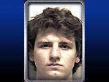 18-летний Кори С. Типпеттс был помещен под стражу и обвинен в хранении наркотиков с целью распространения после того, как он опознал похищенное