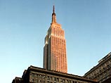 Житель Нью-Йорка расстался с жизнью, спрыгнув с 66-го этажа знаменитого небоскреба Empire State Building. Погибшему был 21 год, его звали Довид Абрамовиц, сообщил в четверг представитель полиции Нью-Йорка